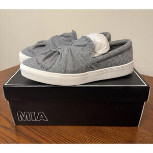 Mia Zoe Bow Gray Wool Slip On Sneakers Women's Size 7.5 MINT